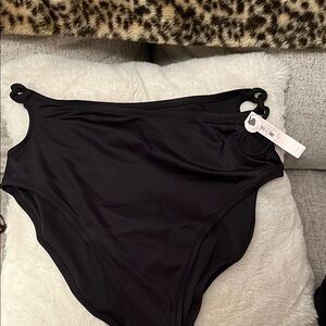 NWT Victoria’s Secret swimsuit bottom bottom, size X-Large